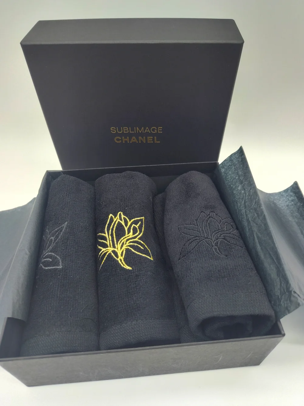 CHANEL SUBLIMAGE Skincare VIP Gift Set 3 Embroidered Black Towels Box NIB